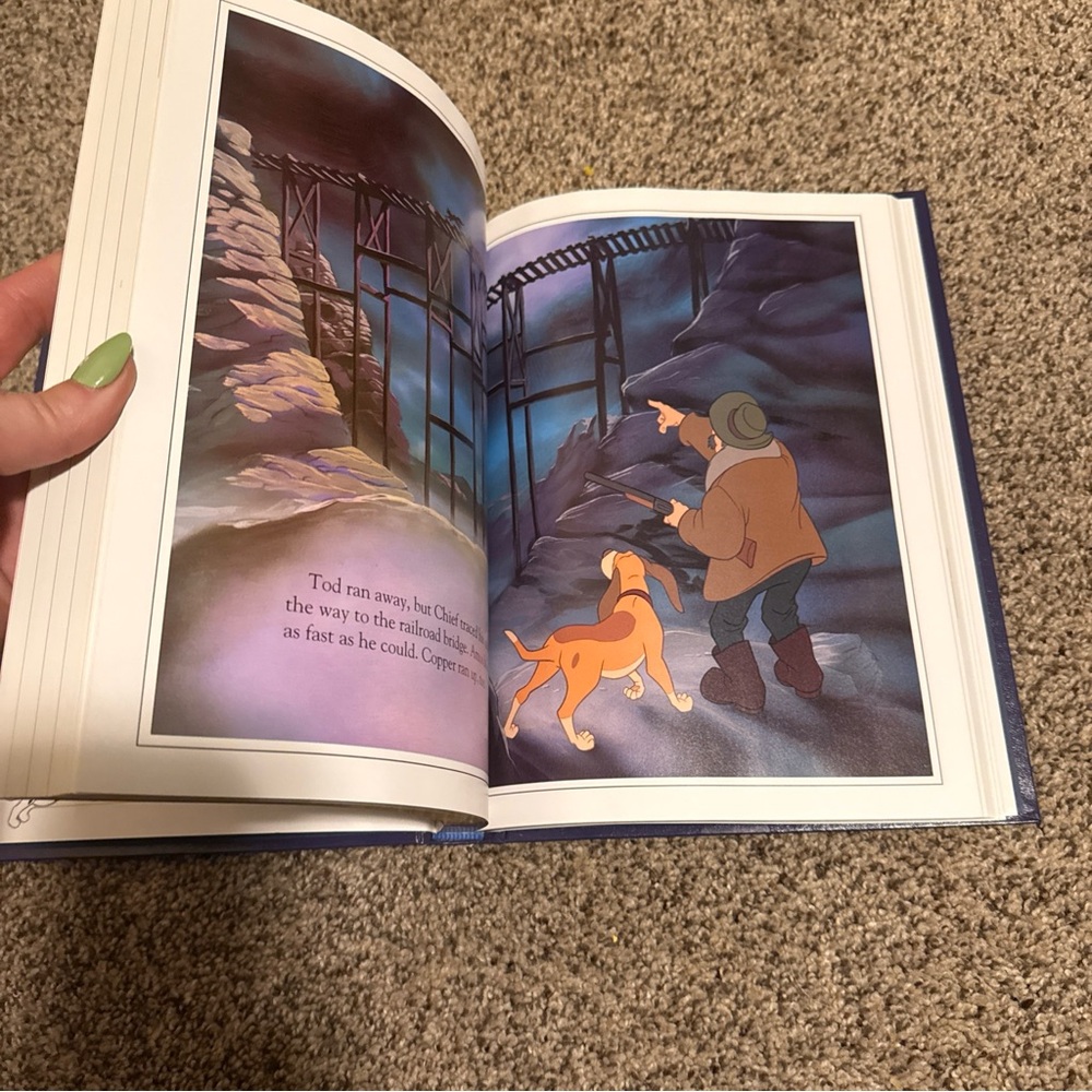 Disney Read to Me Treasury Classics Tales  Gold Leaf Pages Hardcover EUC - Picture 6 of 11
